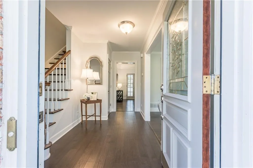 1585 Sunnybrook Farm Road, Sandy Springs, Georgia 30350, 5 Bedrooms Bedrooms, ,3 BathroomsBathrooms,Residential,Sold,1585 Sunnybrook Farm Road,6537366