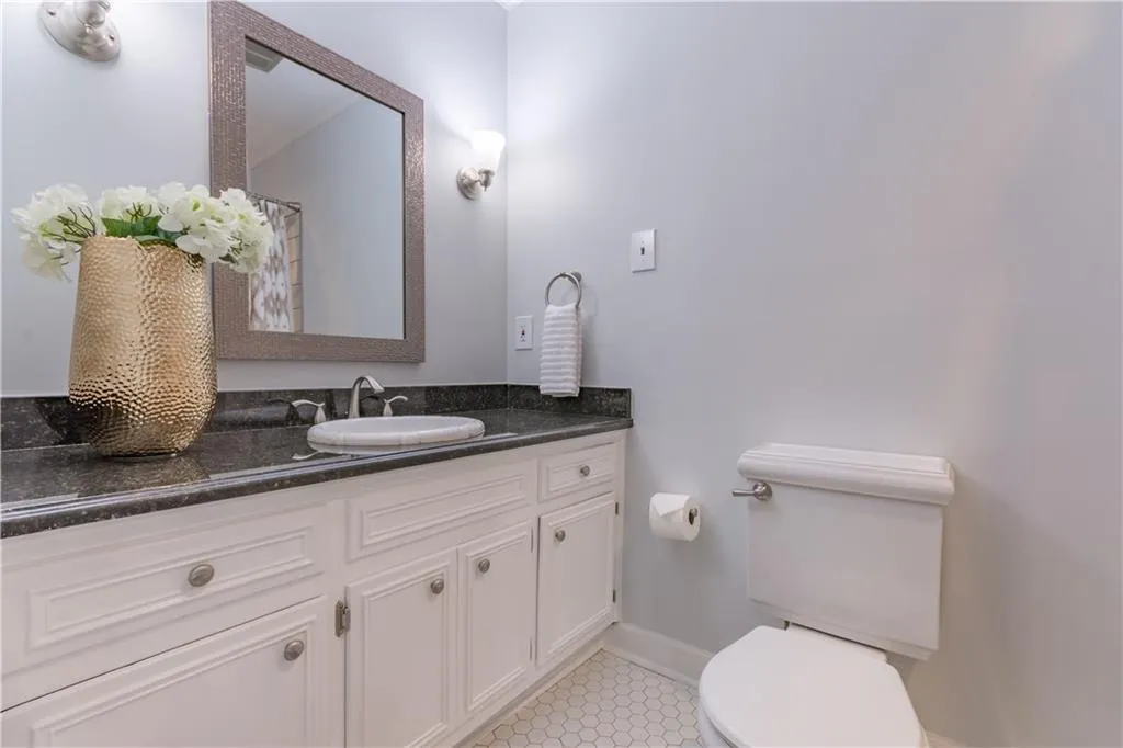 1585 Sunnybrook Farm Road, Sandy Springs, Georgia 30350, 5 Bedrooms Bedrooms, ,3 BathroomsBathrooms,Residential,Sold,1585 Sunnybrook Farm Road,6537366