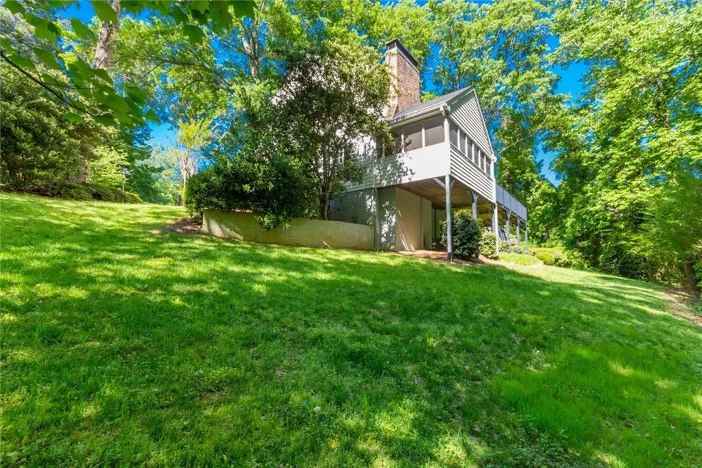 1585 Sunnybrook Farm Road, Sandy Springs, Georgia 30350, 5 Bedrooms Bedrooms, ,3 BathroomsBathrooms,Residential,Sold,1585 Sunnybrook Farm Road,6537366