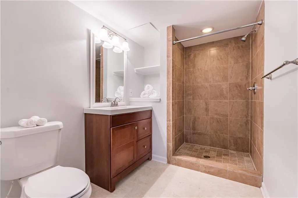 1585 Sunnybrook Farm Road, Sandy Springs, Georgia 30350, 5 Bedrooms Bedrooms, ,3 BathroomsBathrooms,Residential,Sold,1585 Sunnybrook Farm Road,6537366