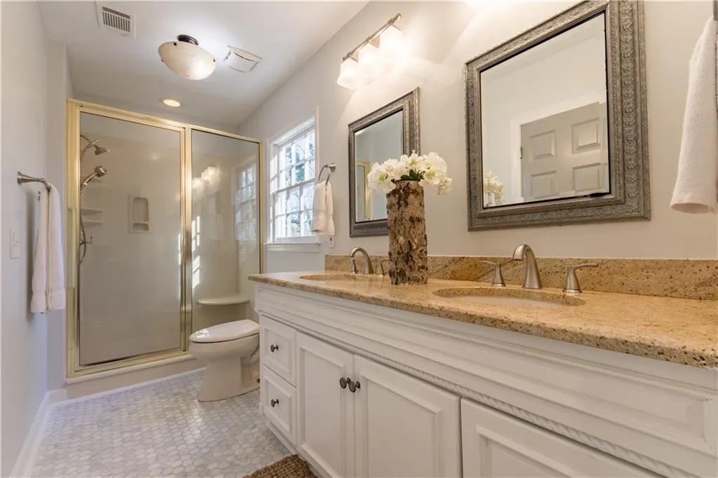 1585 Sunnybrook Farm Road, Sandy Springs, Georgia 30350, 5 Bedrooms Bedrooms, ,3 BathroomsBathrooms,Residential,Sold,1585 Sunnybrook Farm Road,6537366