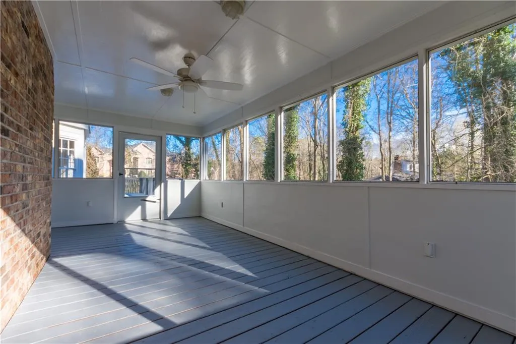 1585 Sunnybrook Farm Road, Sandy Springs, Georgia 30350, 5 Bedrooms Bedrooms, ,3 BathroomsBathrooms,Residential,Sold,1585 Sunnybrook Farm Road,6537366