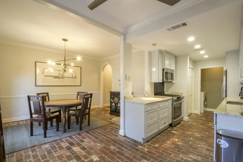 103 Jefferson Circle Unit 103, Sandy Springs, Georgia 30328, 3 Bedrooms Bedrooms, ,3 BathroomsBathrooms,Residential,Sold,103 Jefferson Circle Unit 103,5766964