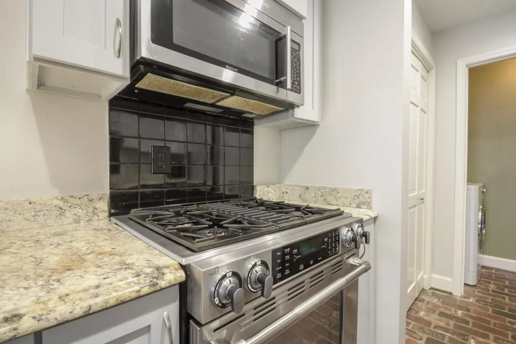 103 Jefferson Circle Unit 103, Sandy Springs, Georgia 30328, 3 Bedrooms Bedrooms, ,3 BathroomsBathrooms,Residential,Sold,103 Jefferson Circle Unit 103,5766964