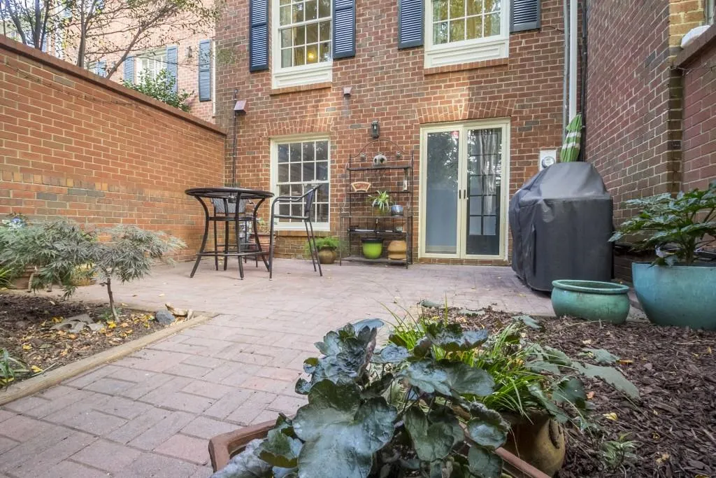 103 Jefferson Circle Unit 103, Sandy Springs, Georgia 30328, 3 Bedrooms Bedrooms, ,3 BathroomsBathrooms,Residential,Sold,103 Jefferson Circle Unit 103,5766964