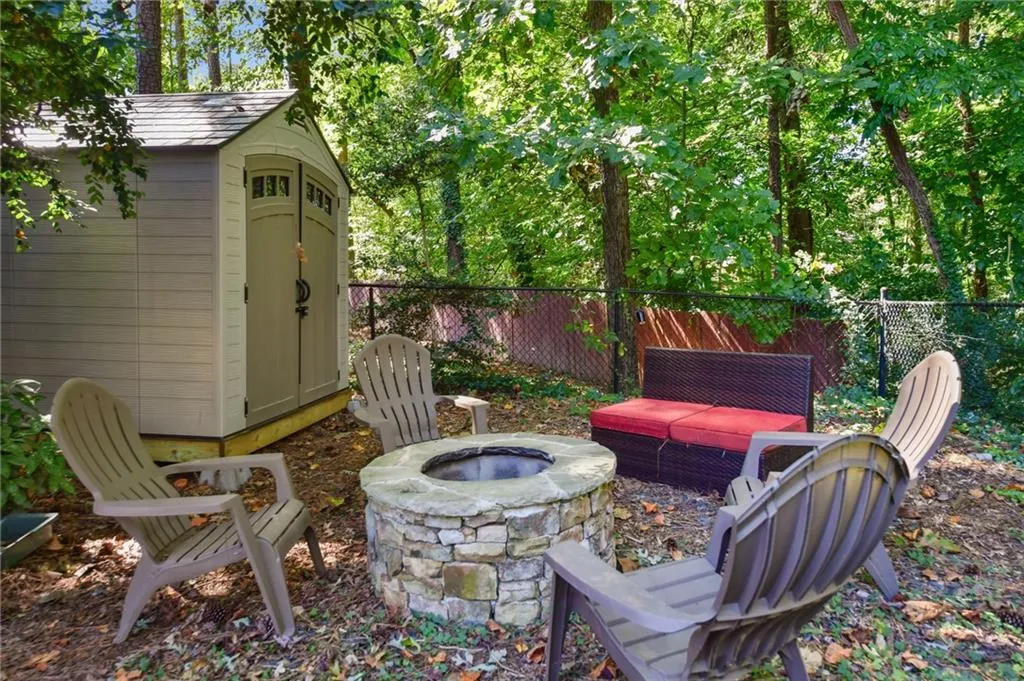 7440 Chestwick Court, Sandy Springs, Georgia 30350, 6 Bedrooms Bedrooms, ,5 BathroomsBathrooms,Residential,Sold,7440 Chestwick Court,7122021