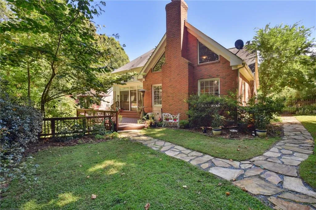 7440 Chestwick Court, Sandy Springs, Georgia 30350, 6 Bedrooms Bedrooms, ,5 BathroomsBathrooms,Residential,Sold,7440 Chestwick Court,7122021