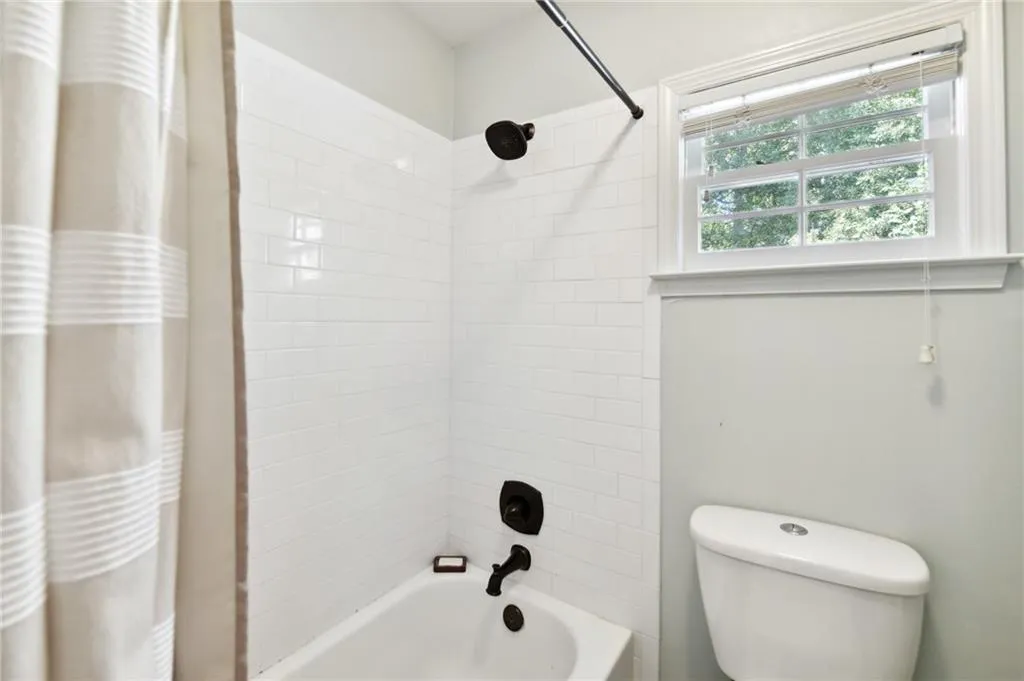 7440 Chestwick Court, Sandy Springs, Georgia 30350, 6 Bedrooms Bedrooms, ,5 BathroomsBathrooms,Residential,Sold,7440 Chestwick Court,7122021