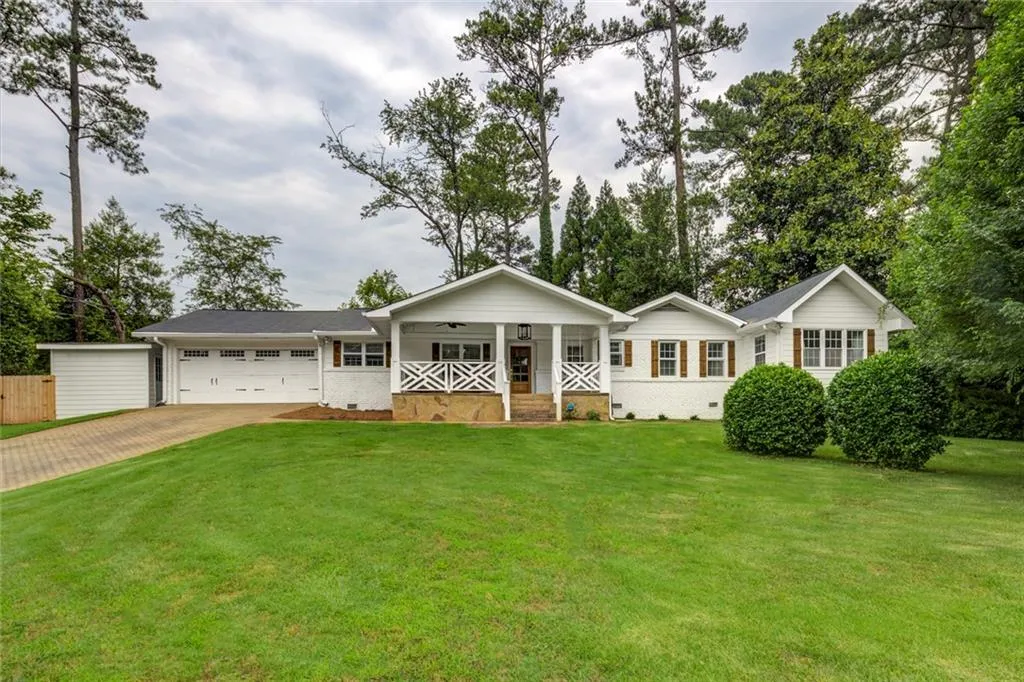 4510 Jolyn Place, Atlanta, Georgia 30342, 3 Bedrooms Bedrooms, ,2 BathroomsBathrooms,Residential,Sold,4510 Jolyn Place,7393201