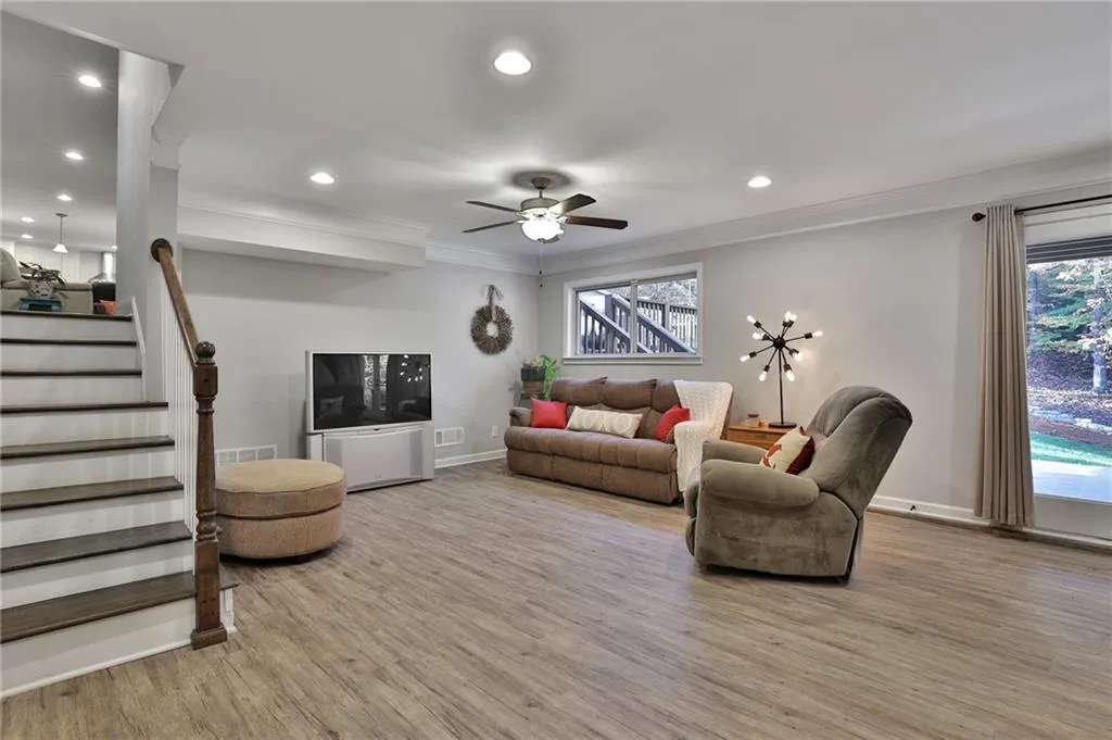 8100 Tynecastle Drive, Sandy Springs, Georgia 30350, 5 Bedrooms Bedrooms, ,3 BathroomsBathrooms,Residential,Sold,8100 Tynecastle Drive,6805565