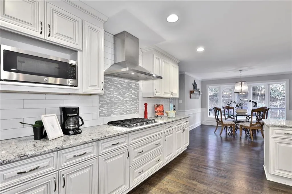 8100 Tynecastle Drive, Sandy Springs, Georgia 30350, 5 Bedrooms Bedrooms, ,3 BathroomsBathrooms,Residential,Sold,8100 Tynecastle Drive,6805565