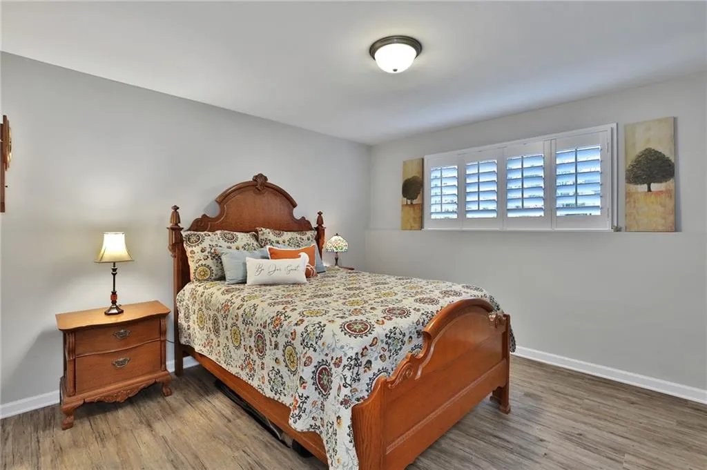 8100 Tynecastle Drive, Sandy Springs, Georgia 30350, 5 Bedrooms Bedrooms, ,3 BathroomsBathrooms,Residential,Sold,8100 Tynecastle Drive,6805565