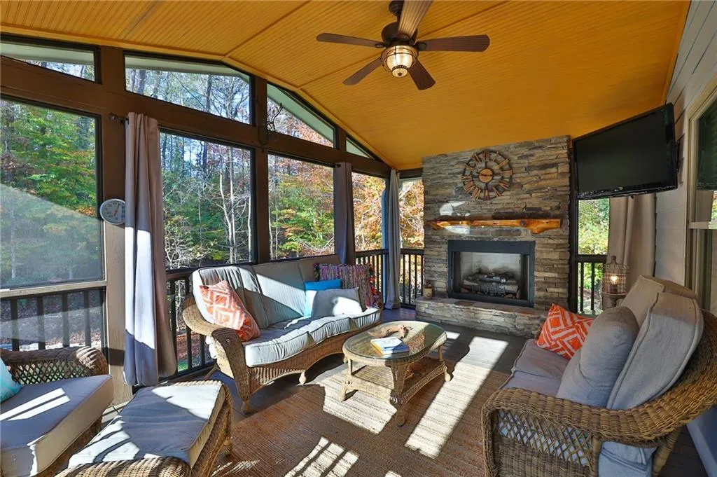 8100 Tynecastle Drive, Sandy Springs, Georgia 30350, 5 Bedrooms Bedrooms, ,3 BathroomsBathrooms,Residential,Sold,8100 Tynecastle Drive,6805565