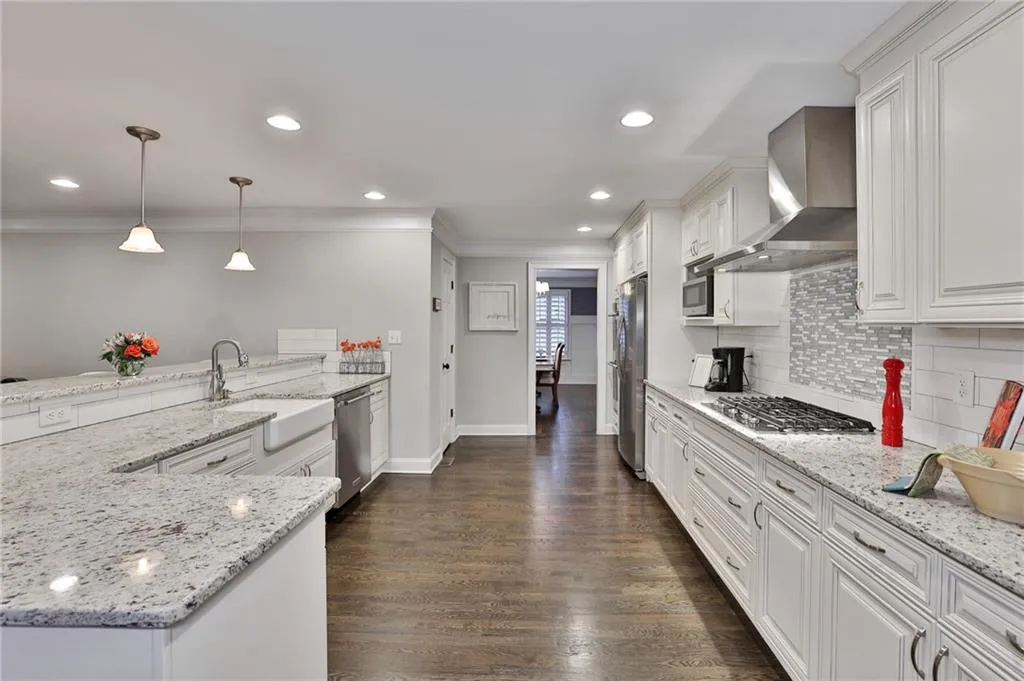 8100 Tynecastle Drive, Sandy Springs, Georgia 30350, 5 Bedrooms Bedrooms, ,3 BathroomsBathrooms,Residential,Sold,8100 Tynecastle Drive,6805565