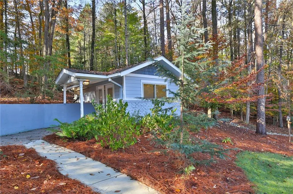 8100 Tynecastle Drive, Sandy Springs, Georgia 30350, 5 Bedrooms Bedrooms, ,3 BathroomsBathrooms,Residential,Sold,8100 Tynecastle Drive,6805565