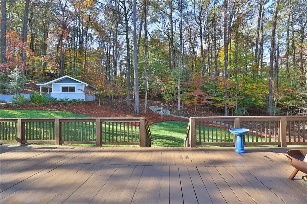8100 Tynecastle Drive, Sandy Springs, Georgia 30350, 5 Bedrooms Bedrooms, ,3 BathroomsBathrooms,Residential,Sold,8100 Tynecastle Drive,6805565