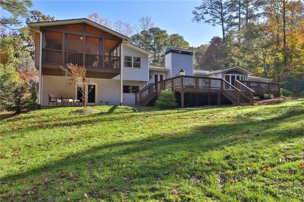 8100 Tynecastle Drive, Sandy Springs, Georgia 30350, 5 Bedrooms Bedrooms, ,3 BathroomsBathrooms,Residential,Sold,8100 Tynecastle Drive,6805565