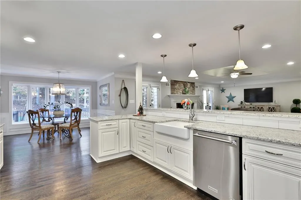 8100 Tynecastle Drive, Sandy Springs, Georgia 30350, 5 Bedrooms Bedrooms, ,3 BathroomsBathrooms,Residential,Sold,8100 Tynecastle Drive,6805565