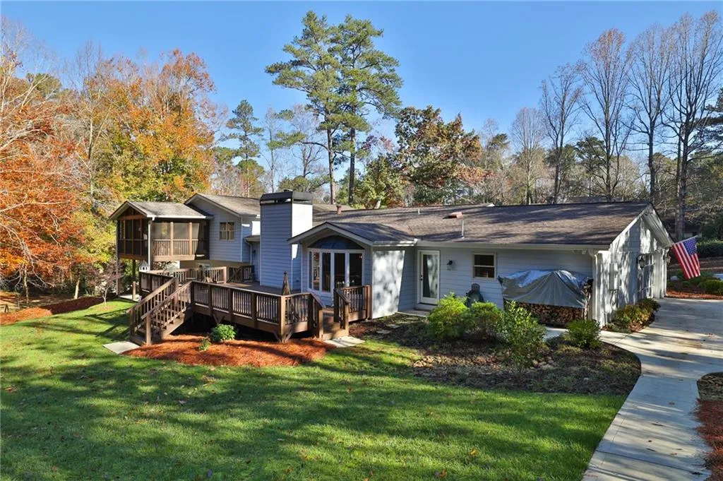 8100 Tynecastle Drive, Sandy Springs, Georgia 30350, 5 Bedrooms Bedrooms, ,3 BathroomsBathrooms,Residential,Sold,8100 Tynecastle Drive,6805565