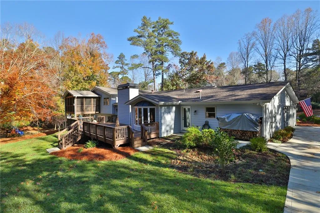 8100 Tynecastle Drive, Sandy Springs, Georgia 30350, 5 Bedrooms Bedrooms, ,3 BathroomsBathrooms,Residential,Sold,8100 Tynecastle Drive,6805565