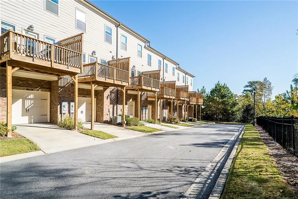 7555 Highland Bluff, Sandy Springs, Georgia 30328, 3 Bedrooms Bedrooms, ,3 BathroomsBathrooms,Residential,Sold,7555 Highland Bluff,5939793 7555 Highland Bluff, Sandy Springs, Georgia 30328, 3 Bedrooms Bedrooms, ,3 BathroomsBathrooms,Residential,Sold,7555 Highland Bluff,5939793