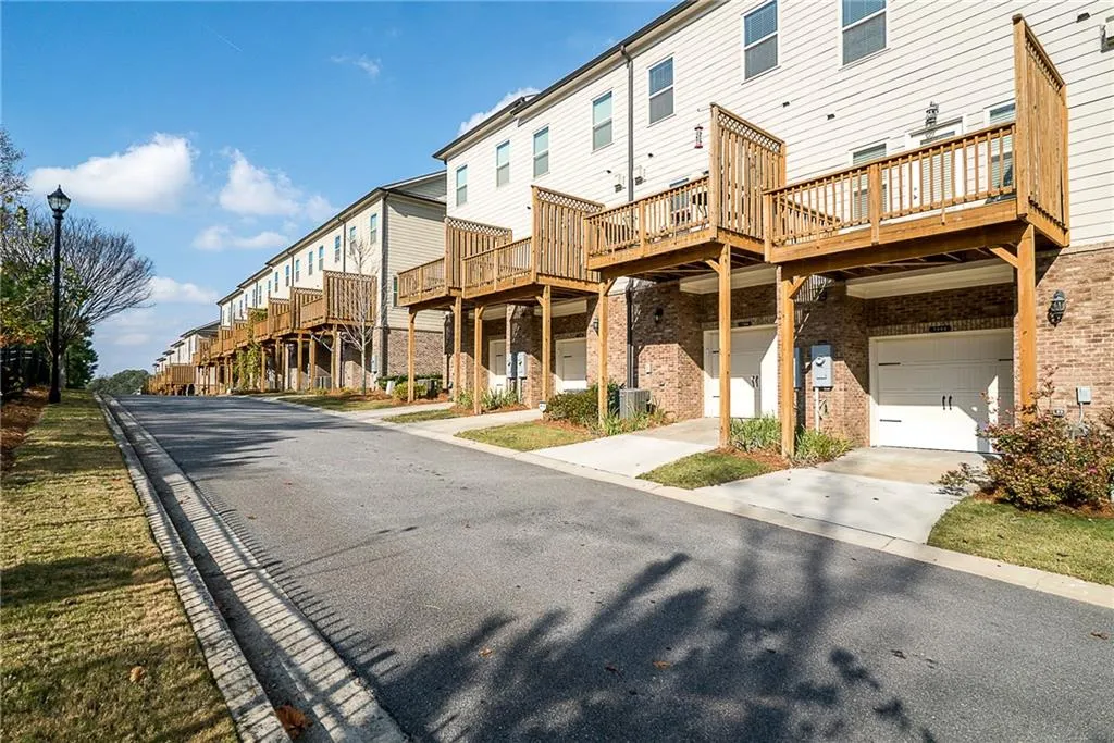 7555 Highland Bluff, Sandy Springs, Georgia 30328, 3 Bedrooms Bedrooms, ,3 BathroomsBathrooms,Residential,Sold,7555 Highland Bluff,5939793 7555 Highland Bluff, Sandy Springs, Georgia 30328, 3 Bedrooms Bedrooms, ,3 BathroomsBathrooms,Residential,Sold,7555 Highland Bluff,5939793