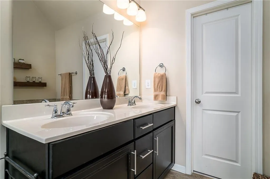 7555 Highland Bluff, Sandy Springs, Georgia 30328, 3 Bedrooms Bedrooms, ,3 BathroomsBathrooms,Residential,Sold,7555 Highland Bluff,5939793 7555 Highland Bluff, Sandy Springs, Georgia 30328, 3 Bedrooms Bedrooms, ,3 BathroomsBathrooms,Residential,Sold,7555 Highland Bluff,5939793