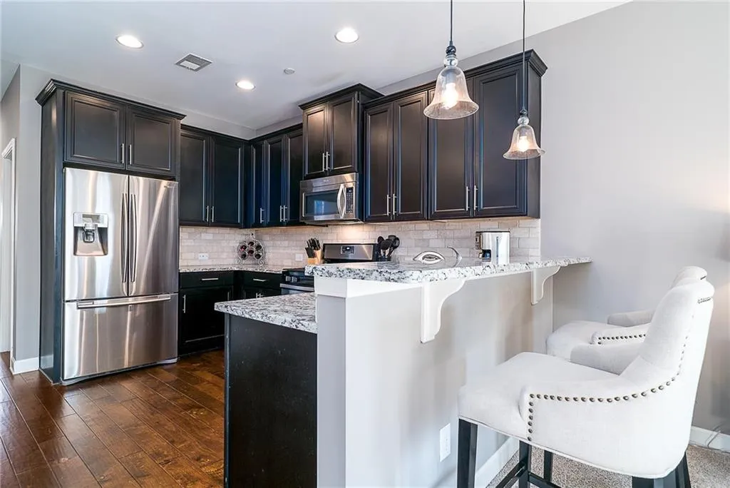 7555 Highland Bluff, Sandy Springs, Georgia 30328, 3 Bedrooms Bedrooms, ,3 BathroomsBathrooms,Residential,Sold,7555 Highland Bluff,5939793 7555 Highland Bluff, Sandy Springs, Georgia 30328, 3 Bedrooms Bedrooms, ,3 BathroomsBathrooms,Residential,Sold,7555 Highland Bluff,5939793