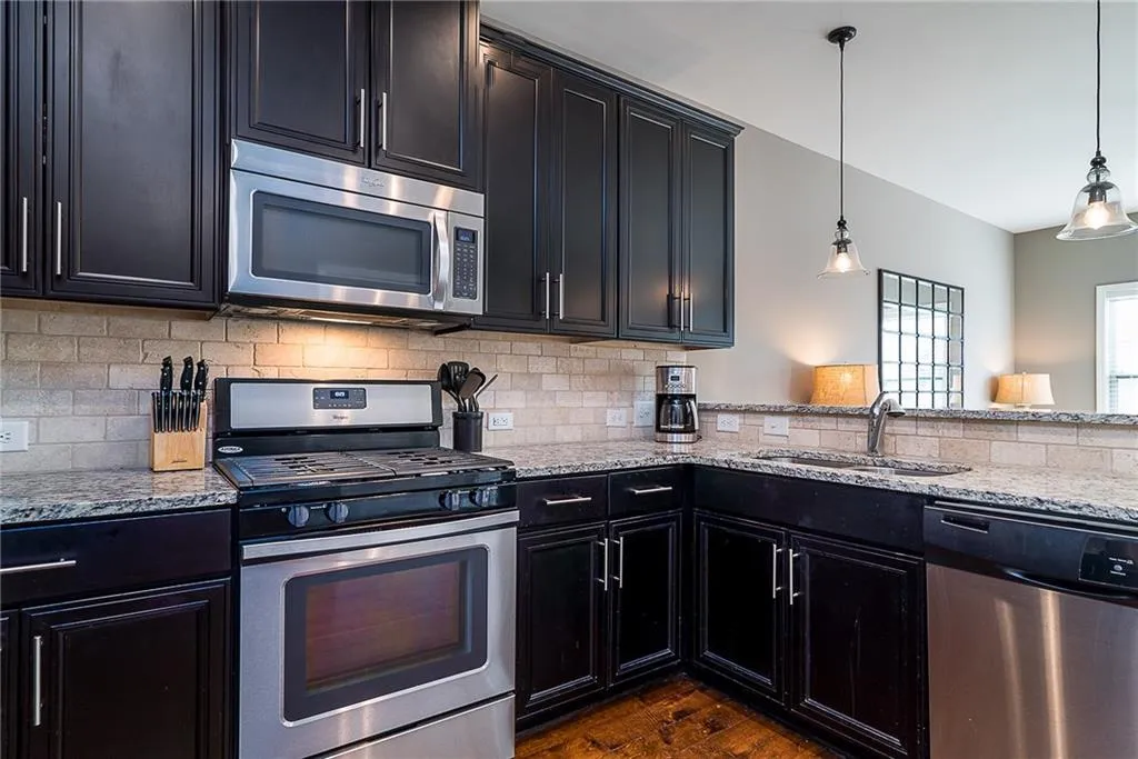 7555 Highland Bluff, Sandy Springs, Georgia 30328, 3 Bedrooms Bedrooms, ,3 BathroomsBathrooms,Residential,Sold,7555 Highland Bluff,5939793 7555 Highland Bluff, Sandy Springs, Georgia 30328, 3 Bedrooms Bedrooms, ,3 BathroomsBathrooms,Residential,Sold,7555 Highland Bluff,5939793