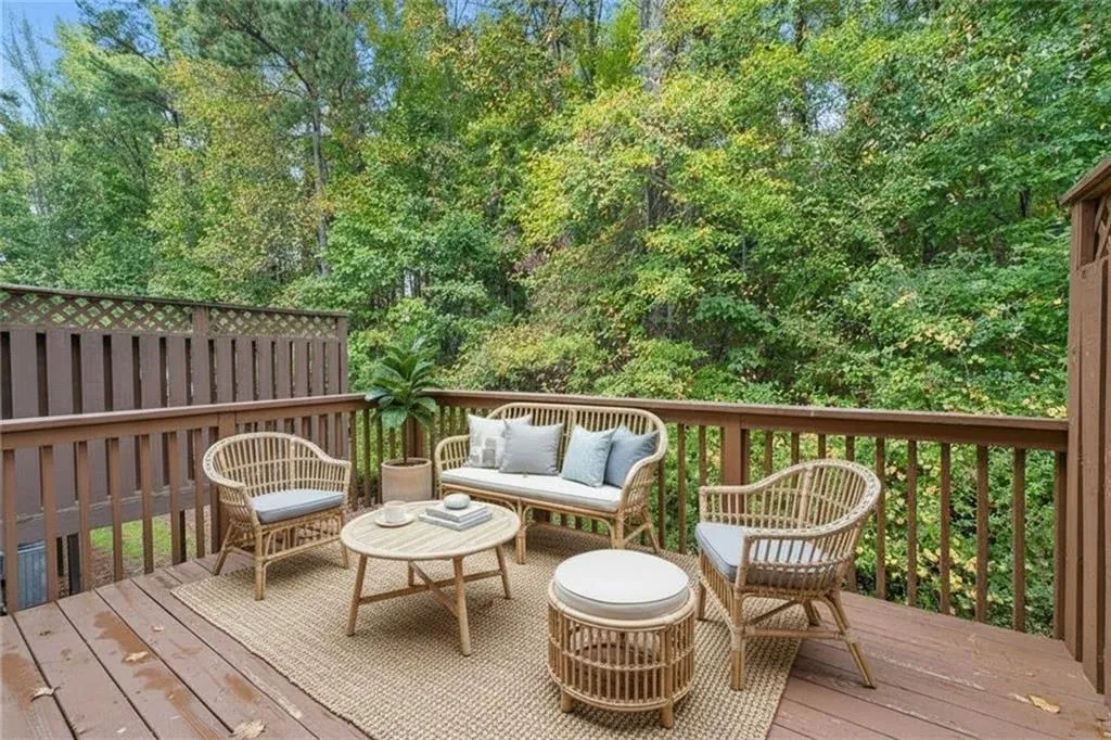 Virtual Staging: Wooden terrace with an outdoor hangout area