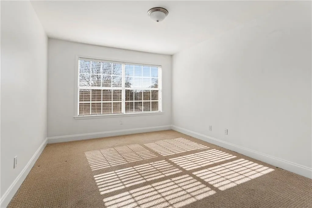 6980 Roswell Road Unit C3, Sandy Springs, Georgia 30328, 2 Bedrooms Bedrooms, ,2 BathroomsBathrooms,Residential,Sold,6980 Roswell Road Unit C3,6980268