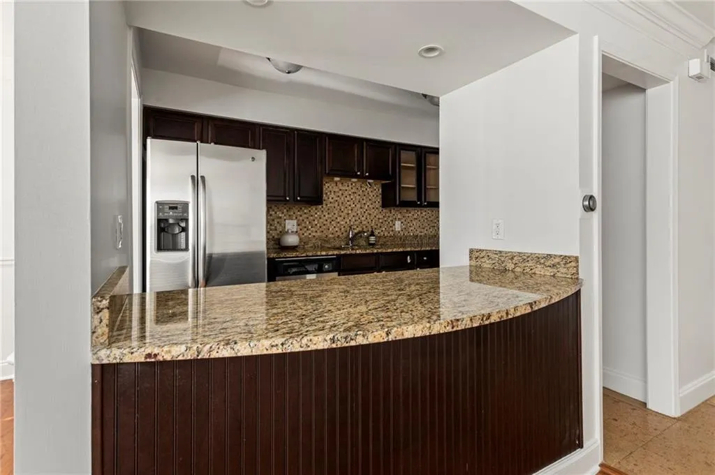 6980 Roswell Road Unit C3, Sandy Springs, Georgia 30328, 2 Bedrooms Bedrooms, ,2 BathroomsBathrooms,Residential,Sold,6980 Roswell Road Unit C3,6980268