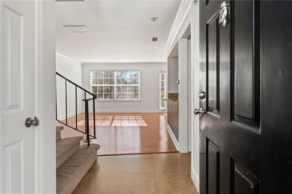6980 Roswell Road Unit C3, Sandy Springs, Georgia 30328, 2 Bedrooms Bedrooms, ,2 BathroomsBathrooms,Residential,Sold,6980 Roswell Road Unit C3,6980268