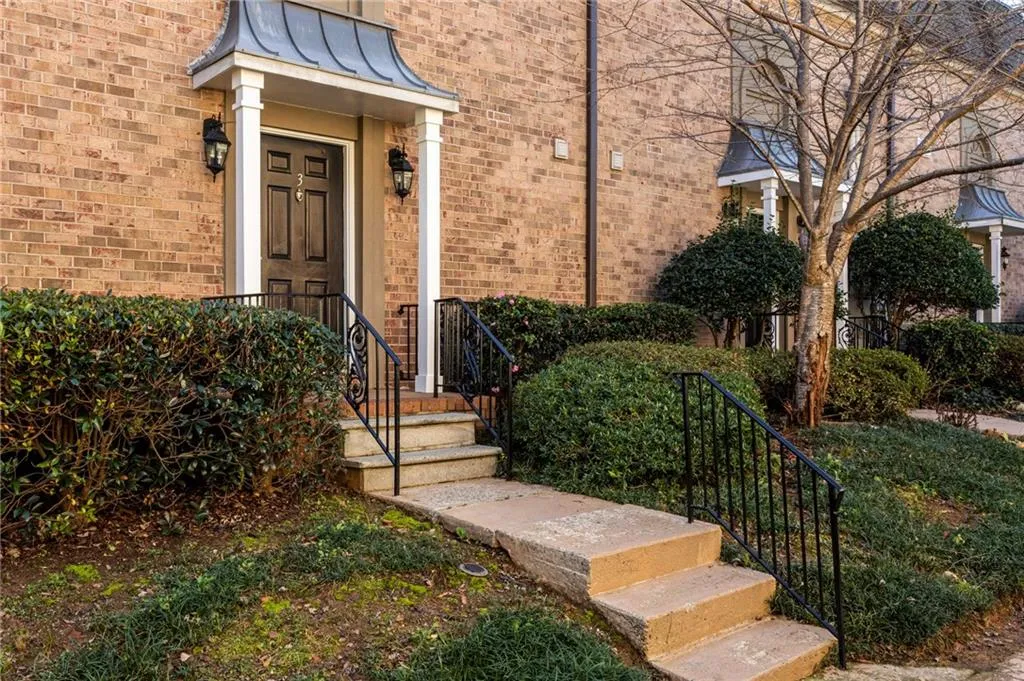 6980 Roswell Road Unit C3, Sandy Springs, Georgia 30328, 2 Bedrooms Bedrooms, ,2 BathroomsBathrooms,Residential,Sold,6980 Roswell Road Unit C3,6980268