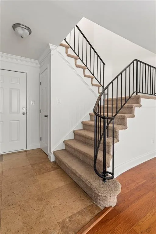 6980 Roswell Road Unit C3, Sandy Springs, Georgia 30328, 2 Bedrooms Bedrooms, ,2 BathroomsBathrooms,Residential,Sold,6980 Roswell Road Unit C3,6980268