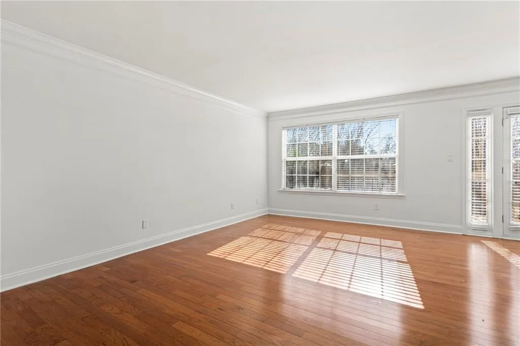 6980 Roswell Road Unit C3, Sandy Springs, Georgia 30328, 2 Bedrooms Bedrooms, ,2 BathroomsBathrooms,Residential,Sold,6980 Roswell Road Unit C3,6980268