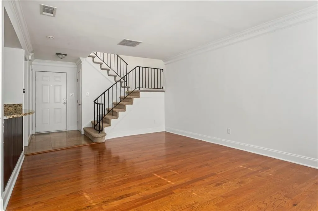 6980 Roswell Road Unit C3, Sandy Springs, Georgia 30328, 2 Bedrooms Bedrooms, ,2 BathroomsBathrooms,Residential,Sold,6980 Roswell Road Unit C3,6980268