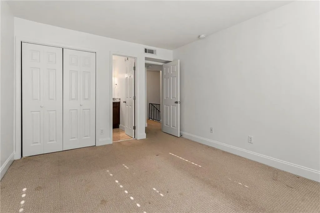 6980 Roswell Road Unit C3, Sandy Springs, Georgia 30328, 2 Bedrooms Bedrooms, ,2 BathroomsBathrooms,Residential,Sold,6980 Roswell Road Unit C3,6980268