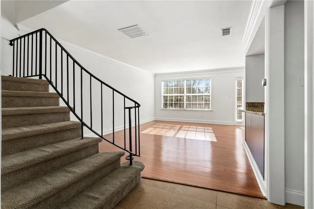 6980 Roswell Road Unit C3, Sandy Springs, Georgia 30328, 2 Bedrooms Bedrooms, ,2 BathroomsBathrooms,Residential,Sold,6980 Roswell Road Unit C3,6980268
