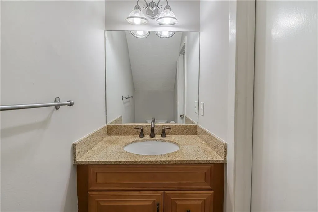 206 Wedgewood Way, Sandy Springs, Georgia 30350, 2 Bedrooms Bedrooms, ,2 BathroomsBathrooms,Residential,Sold,206 Wedgewood Way,6946621
