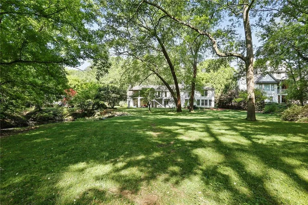 5265 Mount Vernon Parkway, Atlanta, Georgia 30327, 4 Bedrooms Bedrooms, ,4 BathroomsBathrooms,Residential,Sold,5265 Mount Vernon Parkway,5838252