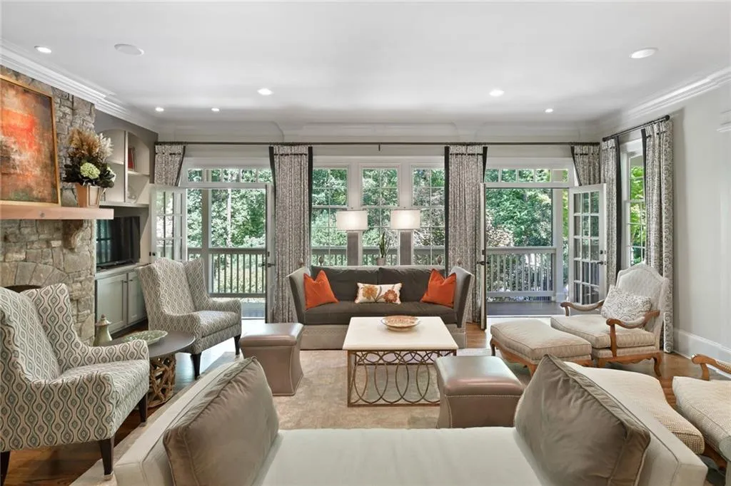 311 Londonberry Road, Sandy Springs, Georgia 30327, 6 Bedrooms Bedrooms, ,6 BathroomsBathrooms,Residential,Sold,311 Londonberry Road,6789999