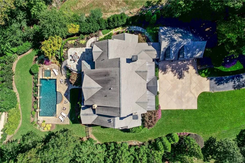 311 Londonberry Road, Sandy Springs, Georgia 30327, 6 Bedrooms Bedrooms, ,6 BathroomsBathrooms,Residential,Sold,311 Londonberry Road,6789999
