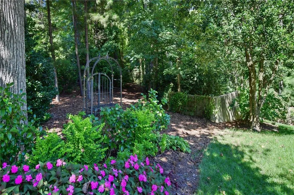311 Londonberry Road, Sandy Springs, Georgia 30327, 6 Bedrooms Bedrooms, ,6 BathroomsBathrooms,Residential,Sold,311 Londonberry Road,6789999