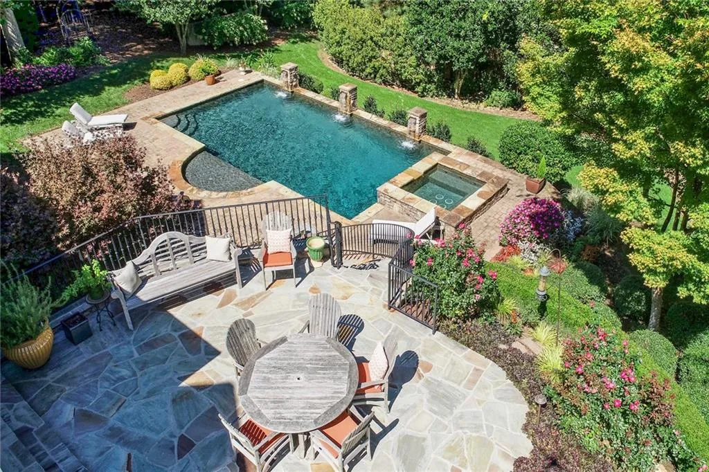 311 Londonberry Road, Sandy Springs, Georgia 30327, 6 Bedrooms Bedrooms, ,6 BathroomsBathrooms,Residential,Sold,311 Londonberry Road,6789999