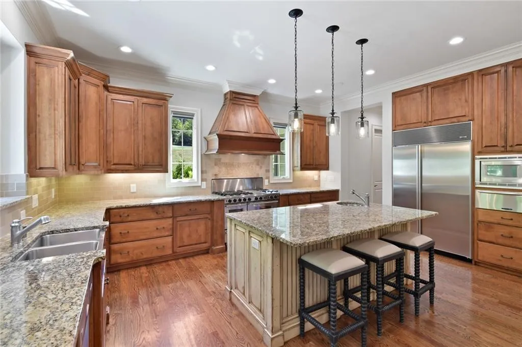 311 Londonberry Road, Sandy Springs, Georgia 30327, 6 Bedrooms Bedrooms, ,6 BathroomsBathrooms,Residential,Sold,311 Londonberry Road,6789999