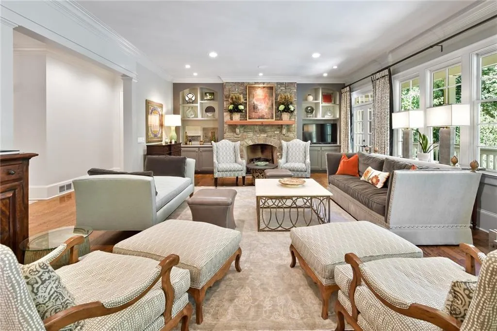 311 Londonberry Road, Sandy Springs, Georgia 30327, 6 Bedrooms Bedrooms, ,6 BathroomsBathrooms,Residential,Sold,311 Londonberry Road,6789999