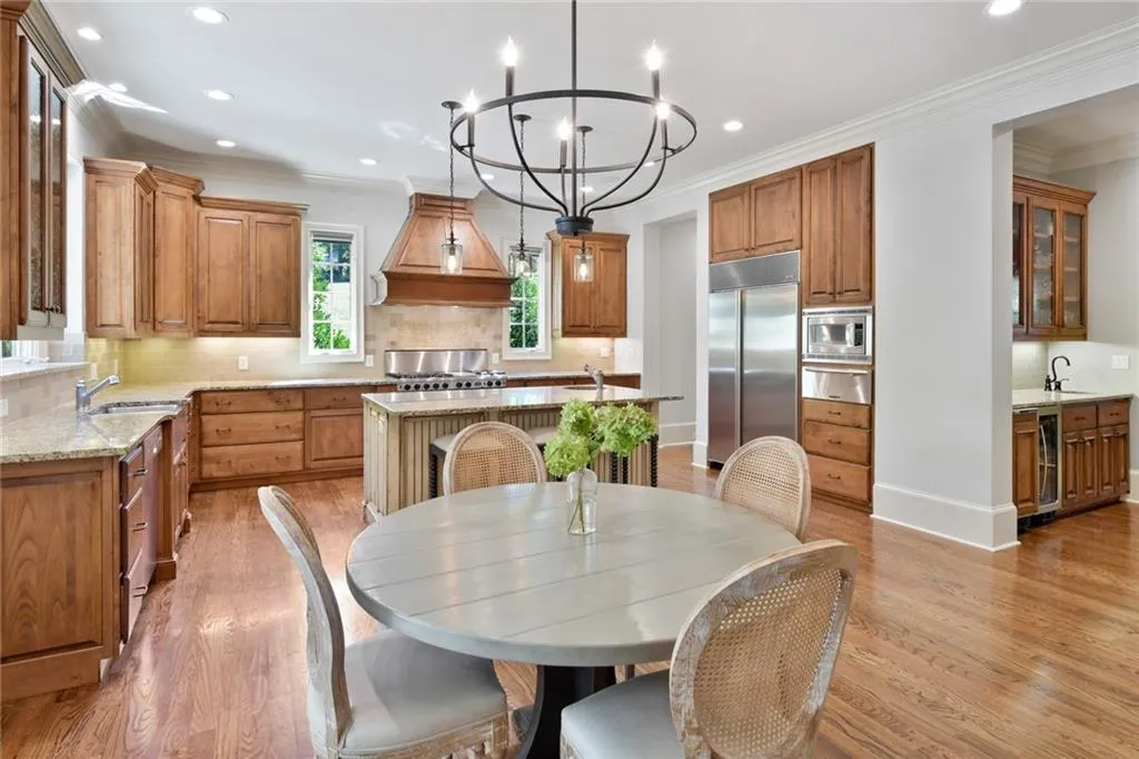 311 Londonberry Road, Sandy Springs, Georgia 30327, 6 Bedrooms Bedrooms, ,6 BathroomsBathrooms,Residential,Sold,311 Londonberry Road,6789999