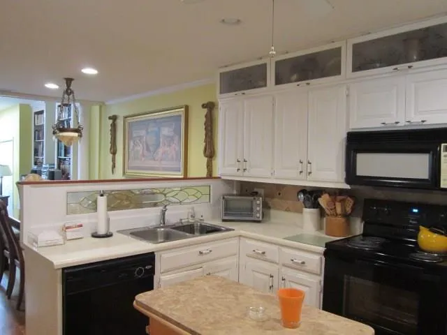 8995 Carroll Manor Drive, Sandy Springs, Georgia 30350, 3 Bedrooms Bedrooms, ,2 BathroomsBathrooms,Residential,Sold,8995 Carroll Manor Drive,5879556