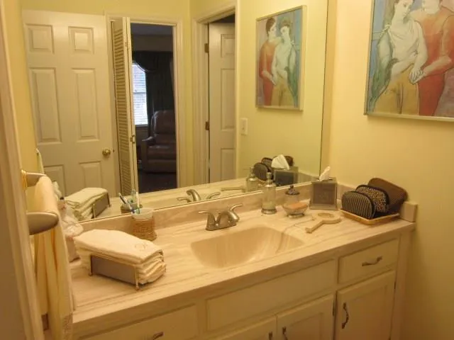 8995 Carroll Manor Drive, Sandy Springs, Georgia 30350, 3 Bedrooms Bedrooms, ,2 BathroomsBathrooms,Residential,Sold,8995 Carroll Manor Drive,5879556